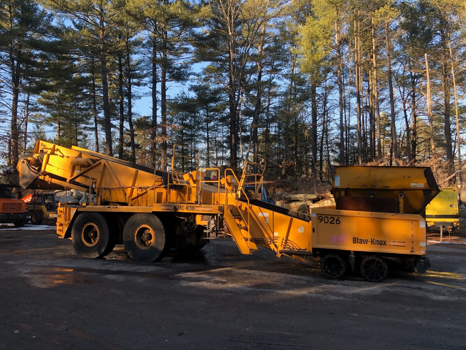 2004 Blaw-Knox MC330 Mobile Conveyor Material Asphalt  transfer