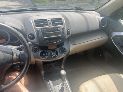 image 4 of interior