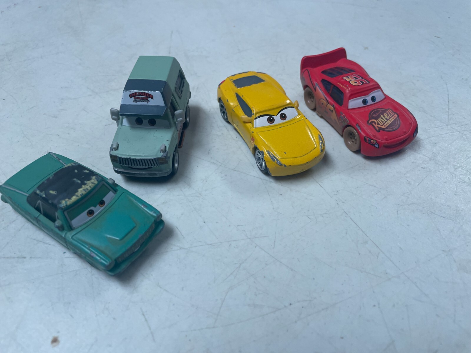 ディズニー　カーズ　トニーモーターフェルト ミニカー ディズニー カーズ トニーモーターフェルト ミニカー Amazon