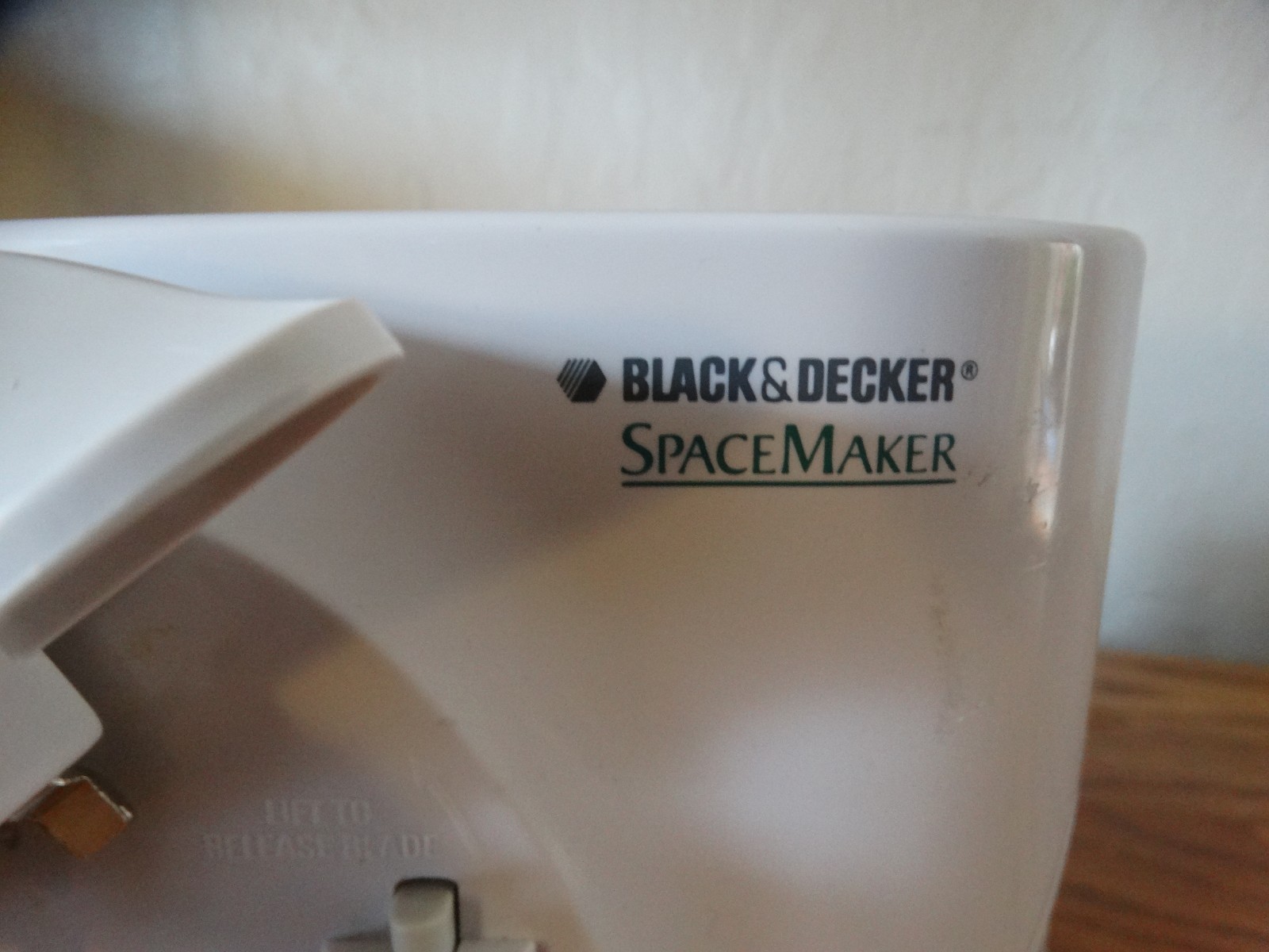 Black & Decker Spacemaker Under Cabinet Can Opener EC85 TYPE 1