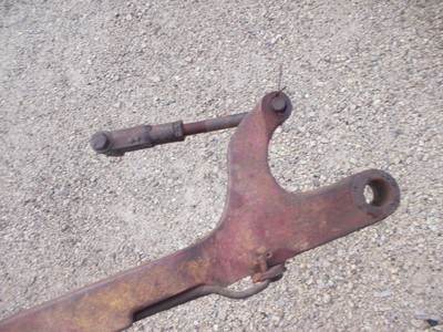 Farmall 504 Rowcrop Tractor IH Power Take Off PTO engagement lever & linkage rod