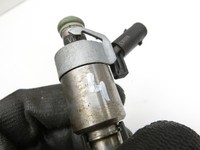 VW Tiguan 5N 11-16 2,0 155KW Injektor Einspritzdüse Zyl.4 VW Tiguan 5N 11-16 12.12.2012 06H906036P 0261500076 gebraucht Vorschau 7