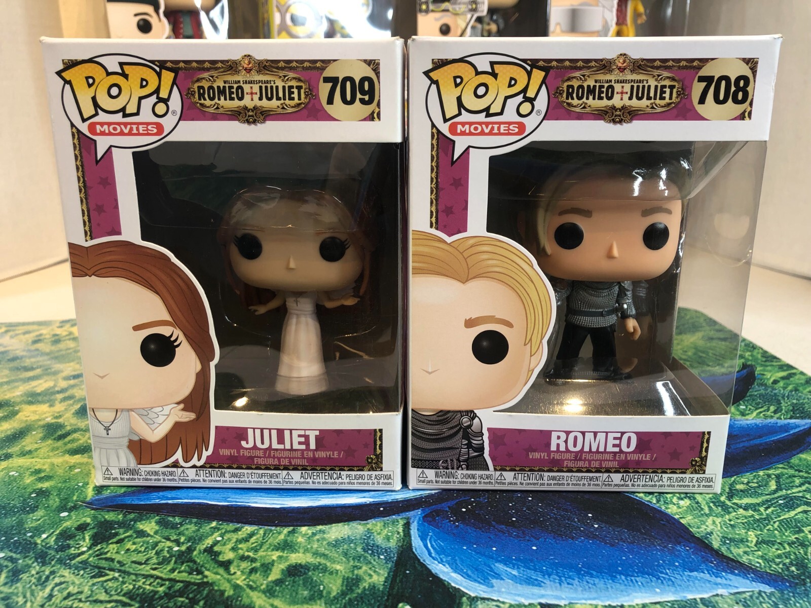 専用　廃盤FUNKO POP!  ロミオ&amp;ジュリエット　2パック Amazon.com: Funko - Figurine Romeo & Juliet - 2-Pack Romeo