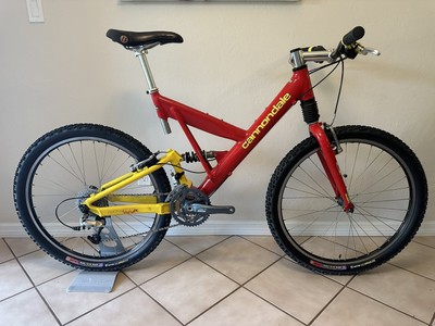 Vintage 1997 CANNONDALE Super V Active 100SL Mountain Bike Vintage 1997 CANNONDALE Super V Active 100SL Mountain Bike