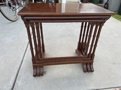 Charming Ethan Allen Georgian Court Cherry Nesting Tables #11-8206 297