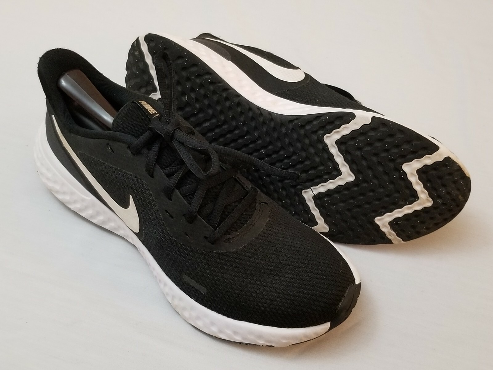 Nike Womens Revolution 5 BQ3207-002 Black White Running Shoes Sneakers Size  8.5: купить с доставкой из США, цена 2 841 руб - (294803784073)