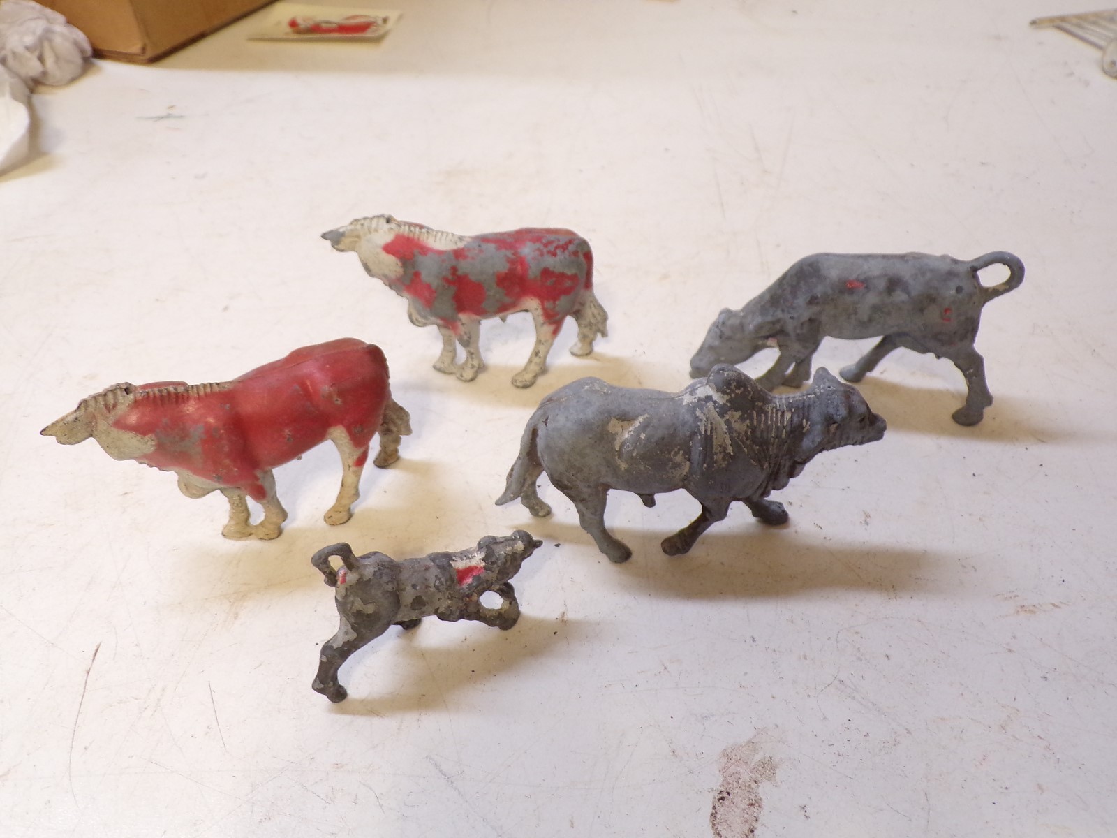 1930's diecast Metal Manoil 4 Cows and a Calf--C-19 C-20 C-14 C-20