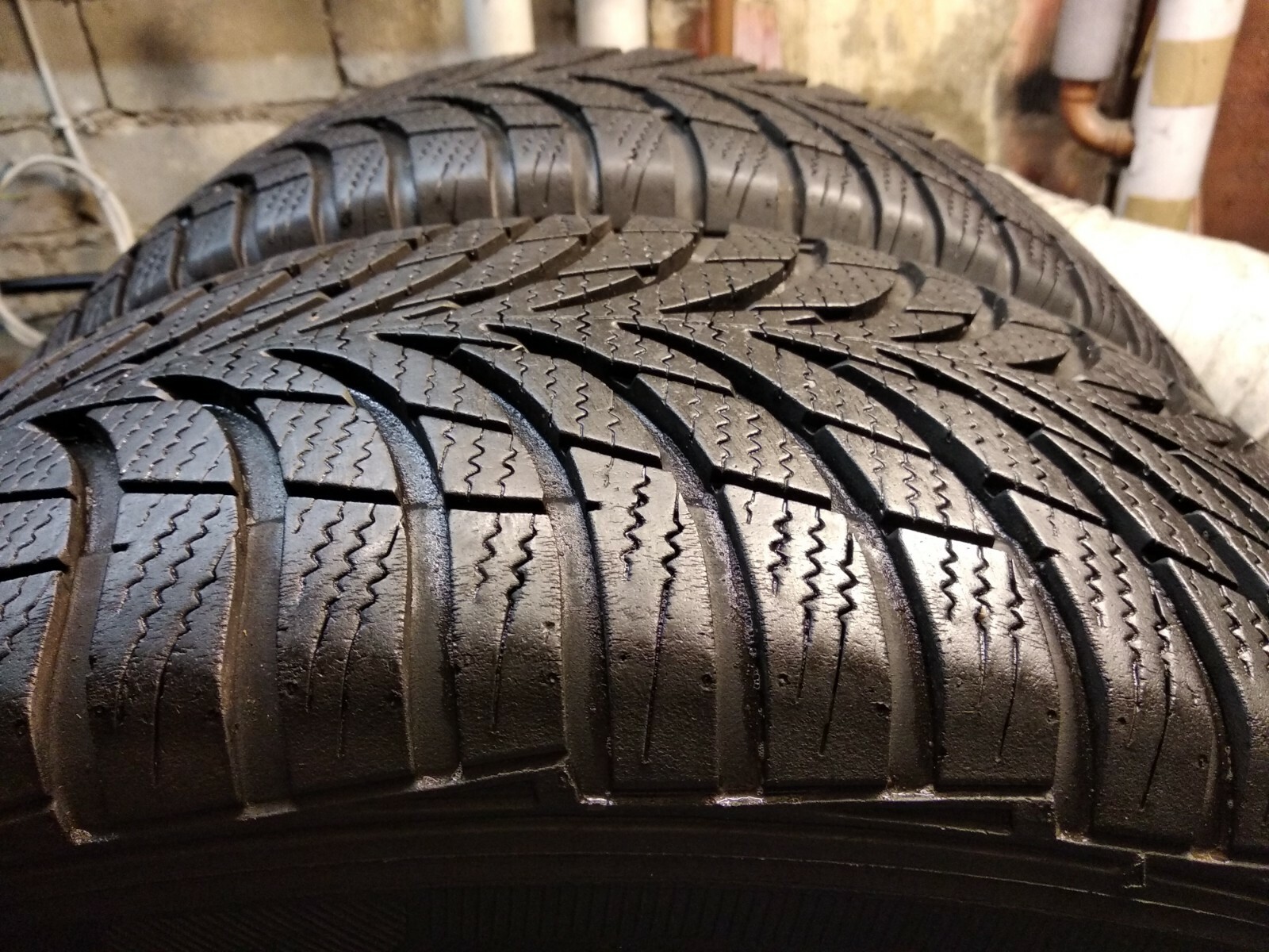 2St.205 /60 R16 96H Goodyear Winterreifen Extra Load Ultra Grip 7+ M+S Dot 0211 
