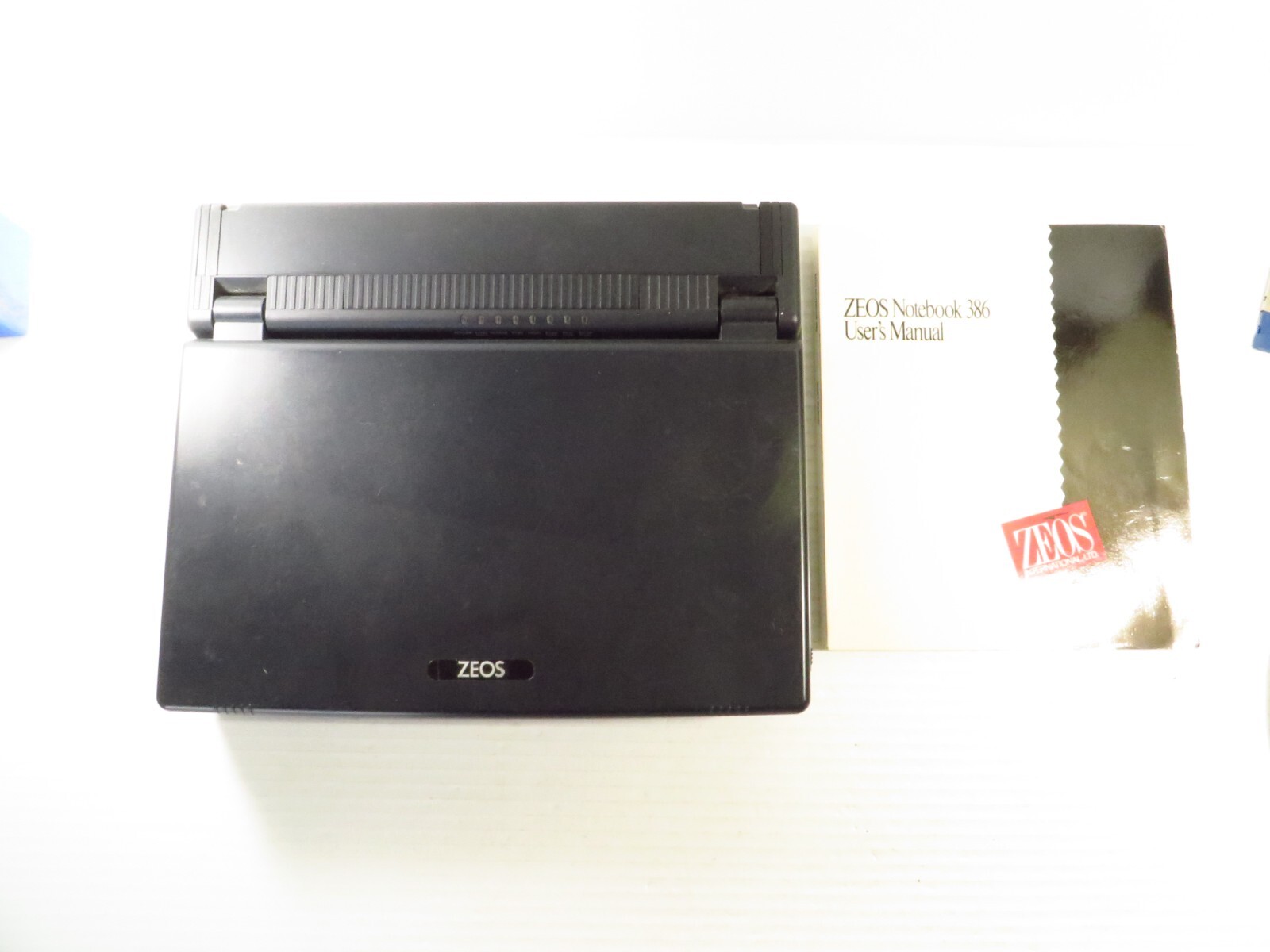 VINTAGE ZEOS NOTEBOOK 386 LAPTOP, Model: S99102-000, Powers
