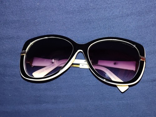 Louis Vuitton Lv3021 Retro Cat Eye Butterfly Sunglasses with