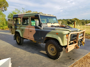 Land rover commander