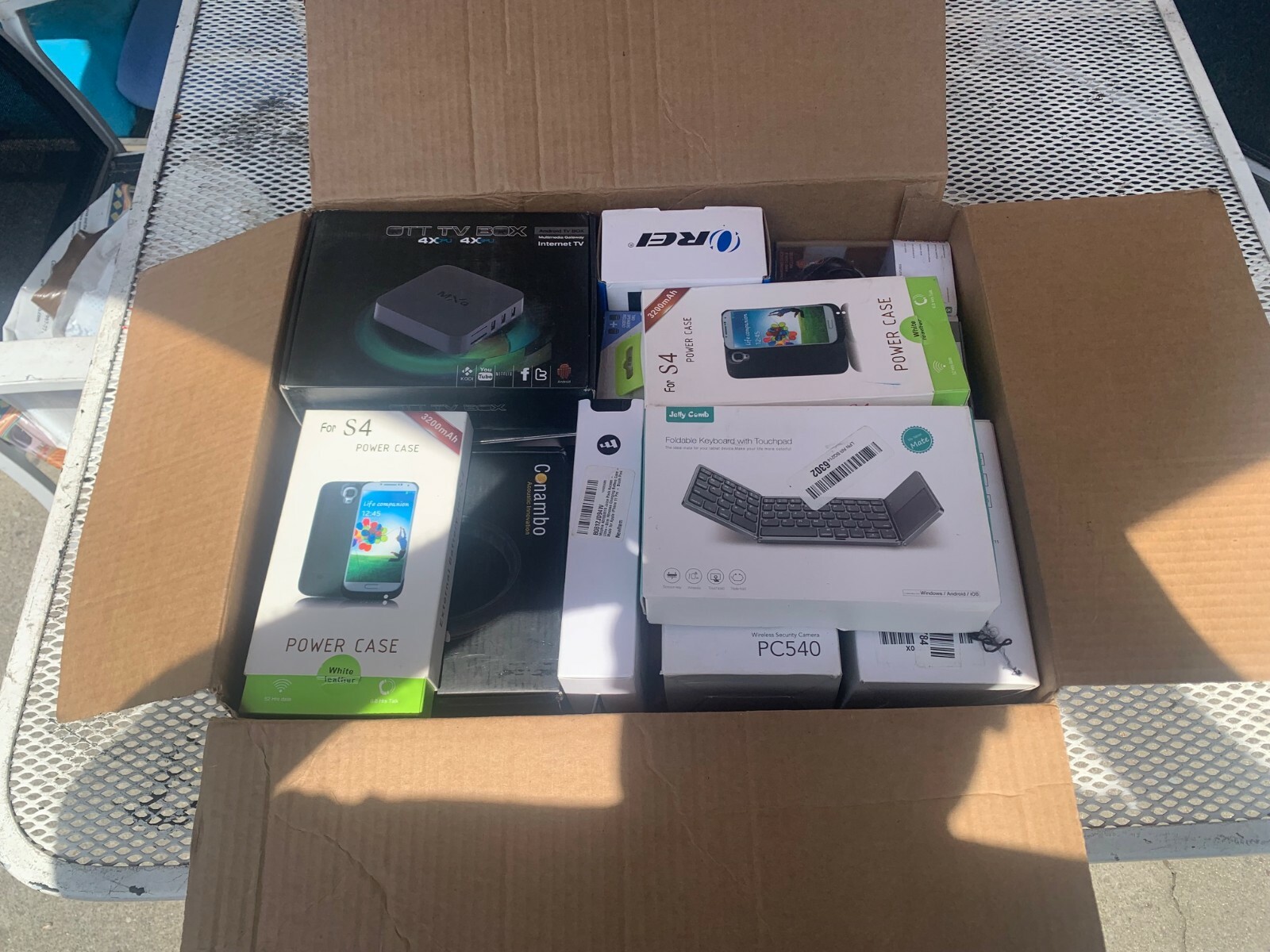 Amazon Returns Box (Electronics) Grade BのeBay公認海外通販｜セカイモン