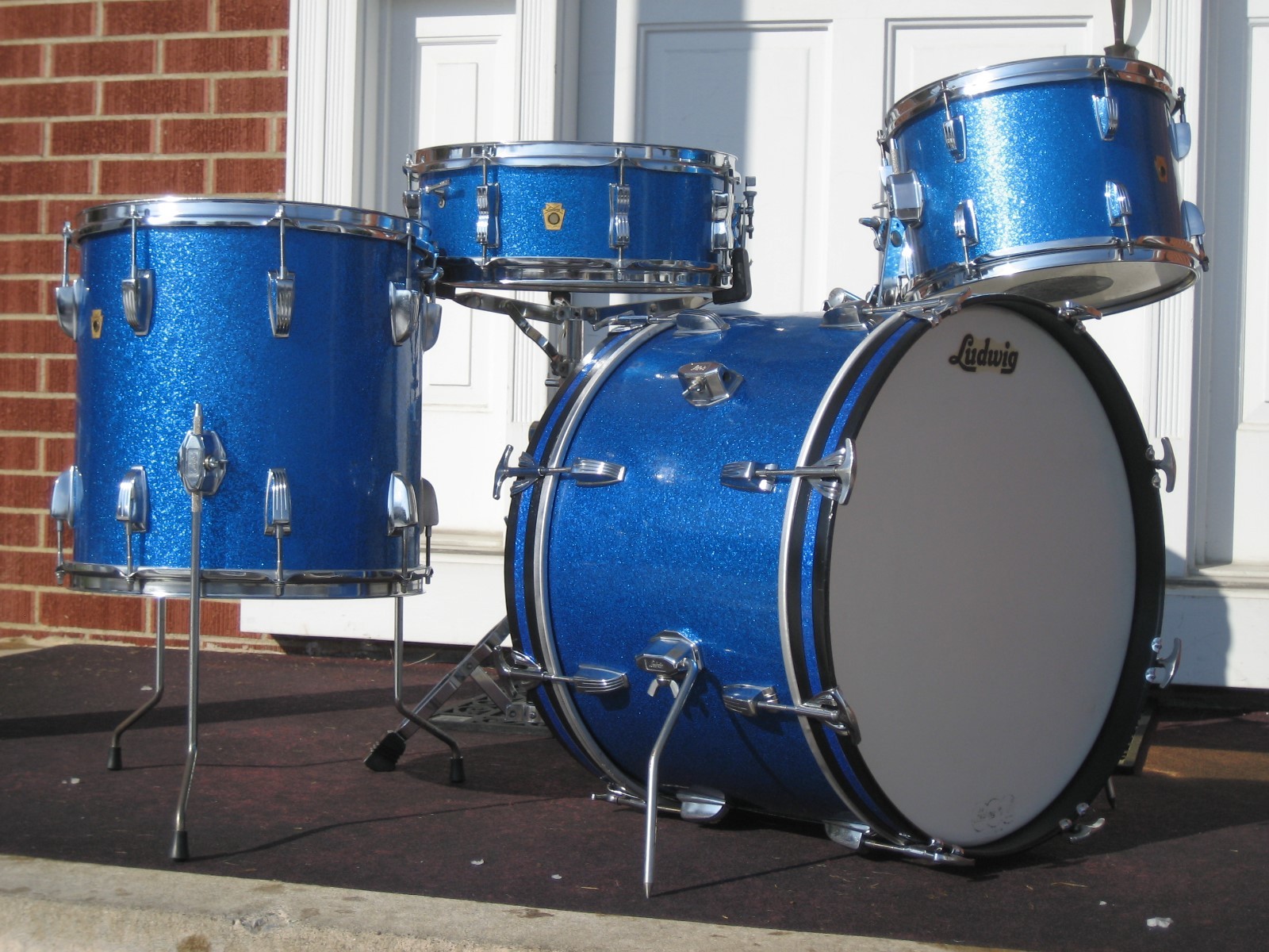 Vintage 60's Ludwig 4pc. Blue Sparkle Drum Set ! 20-14-12 , 14 wood snare