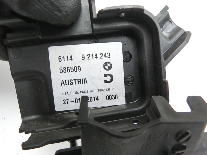 BMW 525d F10 13-17 Relais Batterieklemme Sicherung Klemmpunkt BMW 525d F10 13-17 27.02.2014 9214243 61149214243... Bild 4
