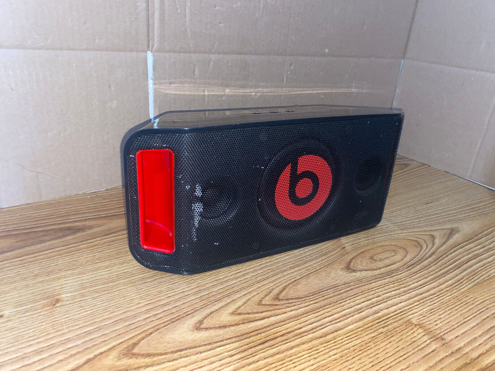 Beats by Dr.Dre Beatbox Beatbox Portable Bluetooth Speaker Beats by Dr.Dre Beatbox Beatbox Portable Bluetooth Speaker
