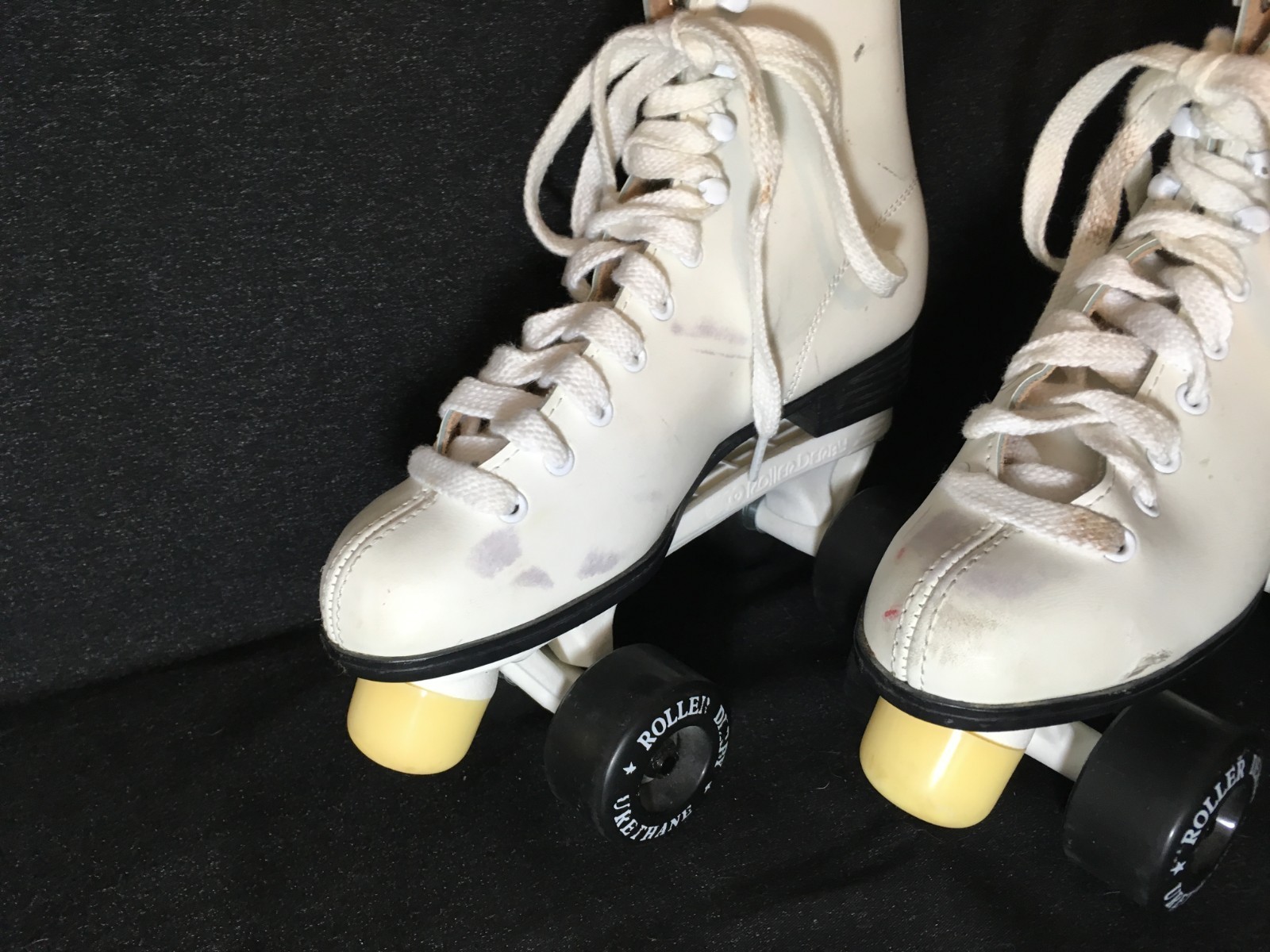 Rollar Derby Womens Skates~White~Faux Leather~Black Wheels~Size 5