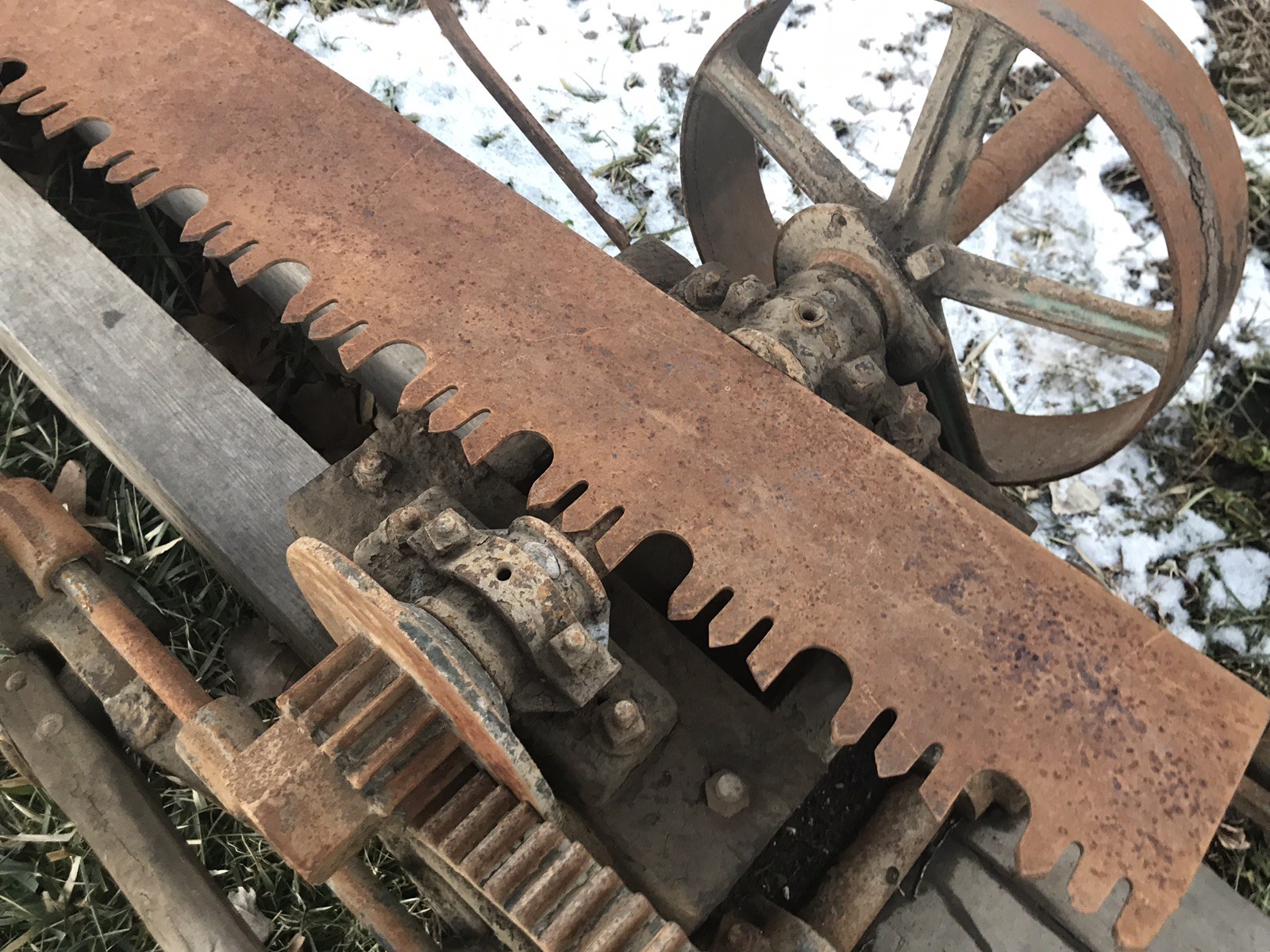 Cushman Cub engine Sears Roebuck Log saw ottawa complete,needs some work