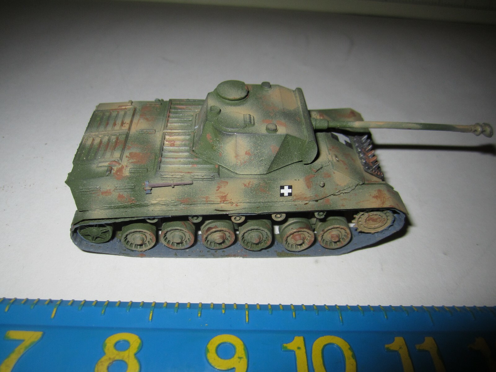 1/72 scale Hunor 72016. WW2 Hungarian 44M TAS heavy tank. built&painted. (rare)