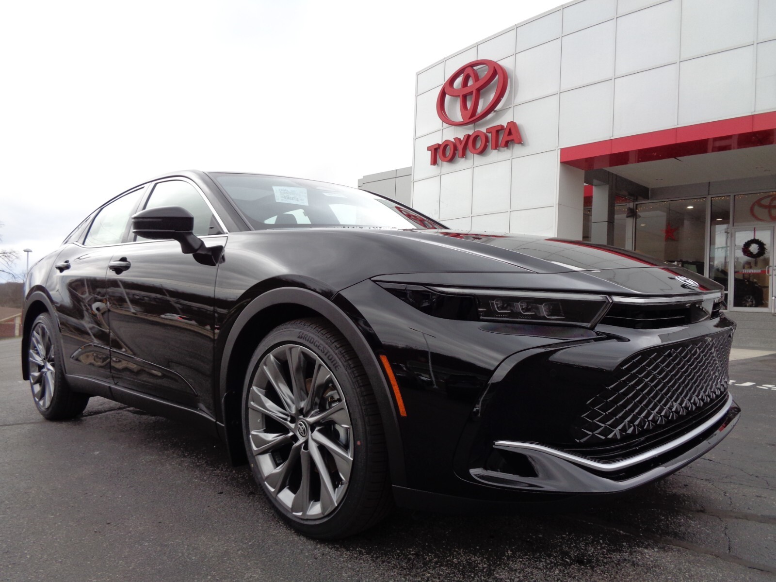 Brand New 2024 Toyota Crown Limited Awd Hybrid Black Paint Advanced