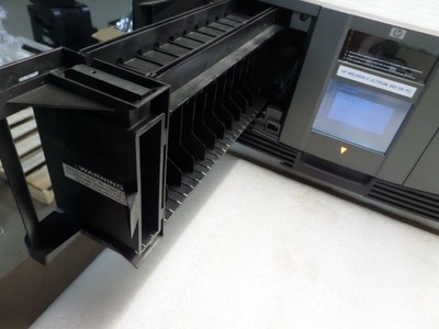 HP STORAGEWORKS MSL 6030 MSL 6000 SERIES LIBRARY w/ error, as is!