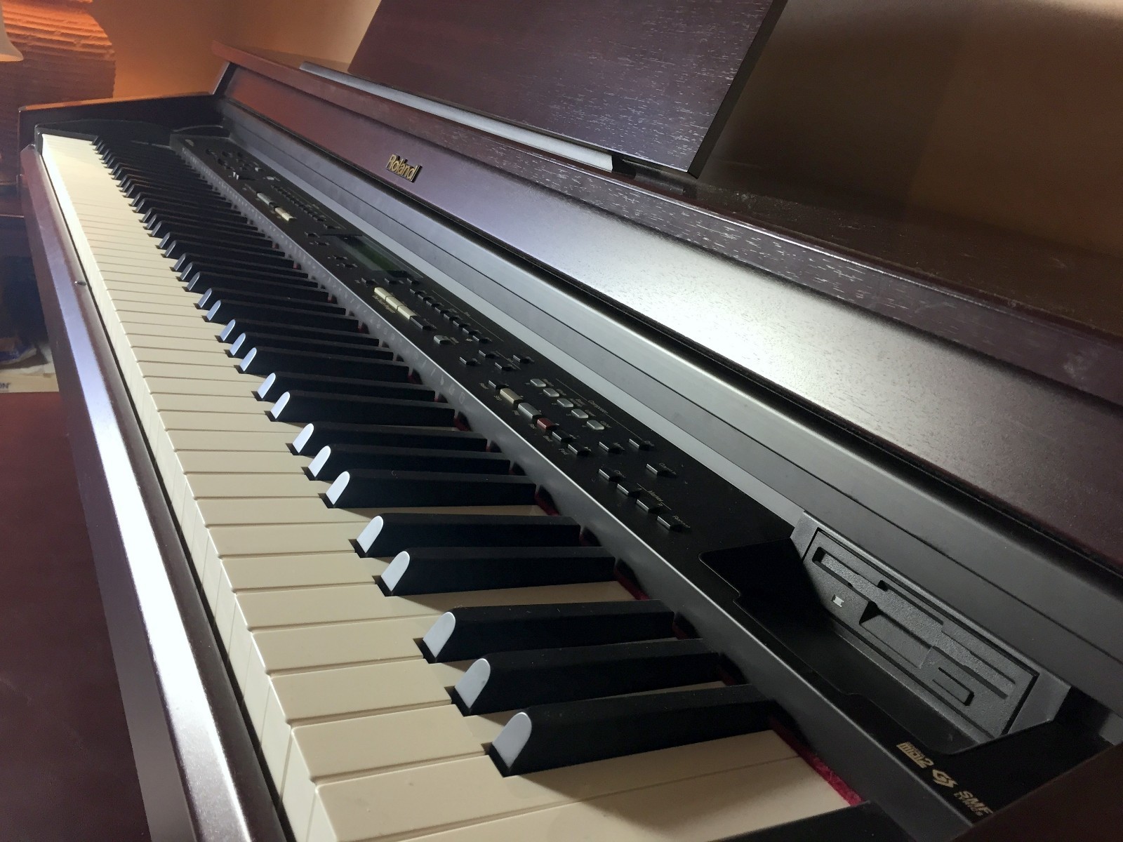 Near Mint Roland KR-277 Digital Intelligent PA-4 Musical Electronic Piano