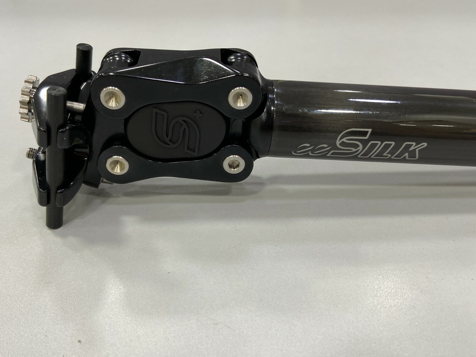 Cane Creek eeSilk+ Carbon 35mm Travel 31.6x362mm Suspension Seatpost (Black) Cane Creek eeSilk+ Carbon 35mm Travel 31.6x362mm Suspension Seatpost (Black)