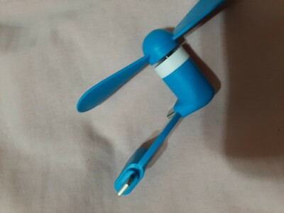 Hot Out?Heatwave?Hotflash? Mini 2-in-1 FAN plugs in Iphone/Samsung Micro USB NIP