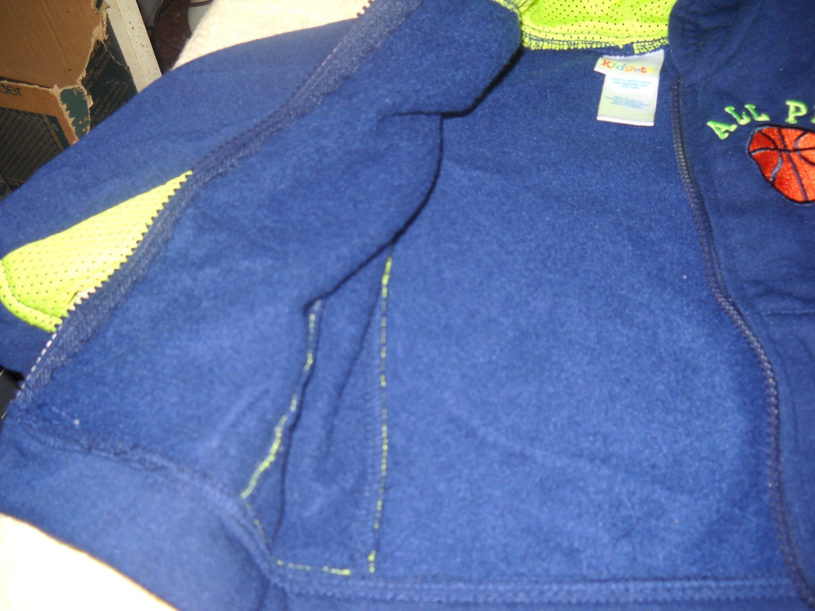 TODDLER BOYS ZIP UP HOODIE      BASKETBALL    SIZE 12 Month            EUC