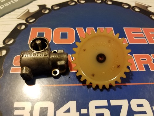 USED Stihl Oil Pump & Worm Gear 1118 640 3210 Chainsaws 028 FREE SHIPPING