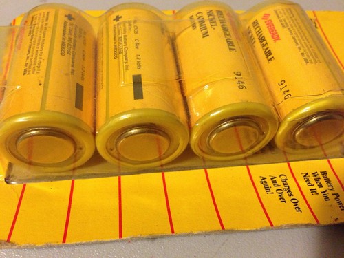 Rare Vintage Collectible Eveready CH35 Rechargeable Nickel-Cadmium Batteries *C*