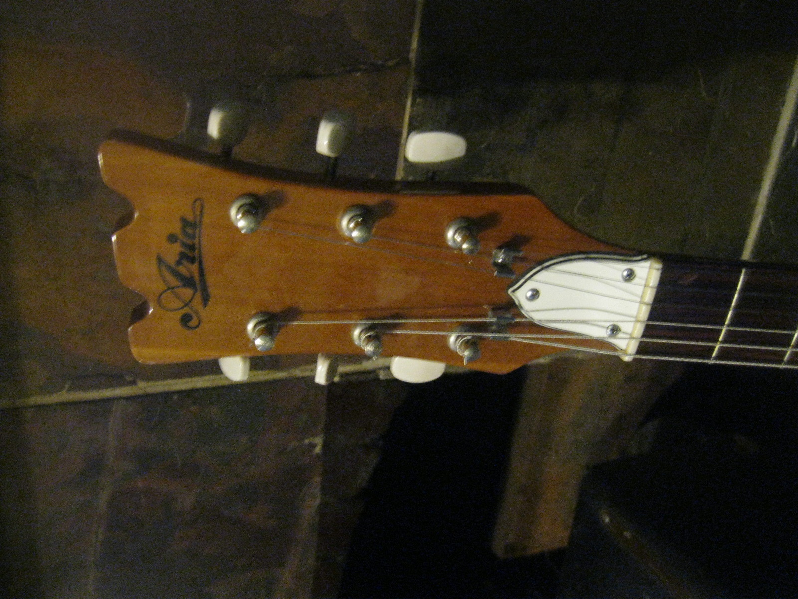 Aria/Uni-vox Hi Flier with p-90's . MINT