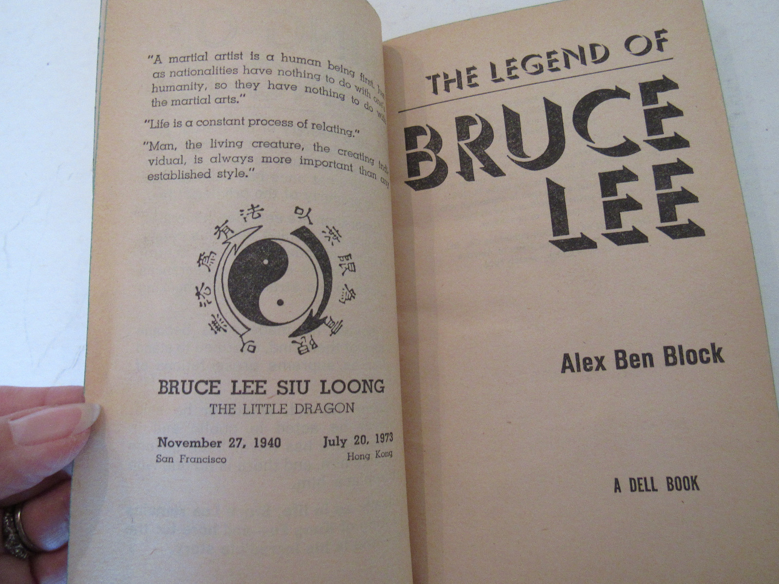 Legend of Bruce Lee PBB Book w Exclusive Photos First Printing 1974 Vintage