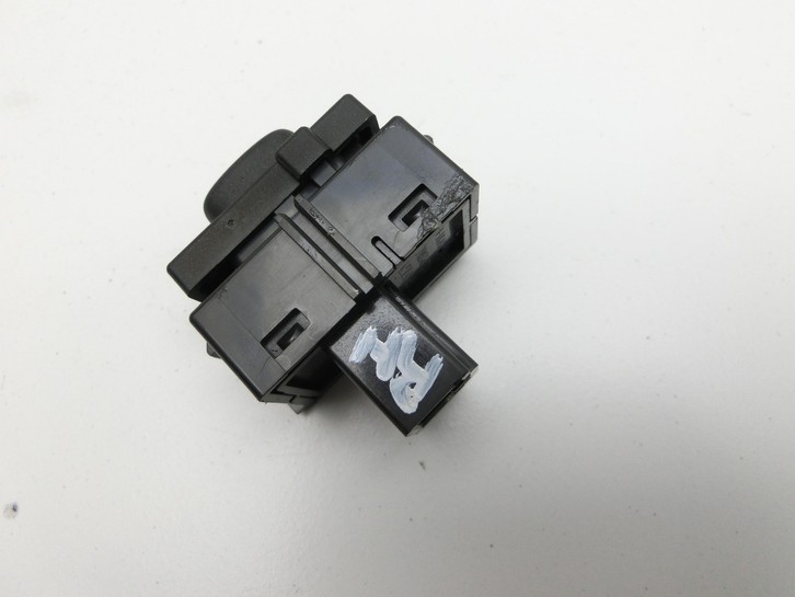 Volvo V60 D4 10-13 Schalter Zentralverriegelung Verriegelung Rechts Hinten Volvo V60 D4 10-13 24.03.2011 gebraucht Vorschau 5