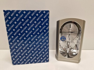 Rhythm Uhr silber Tischuhr Schrankuhr NEU