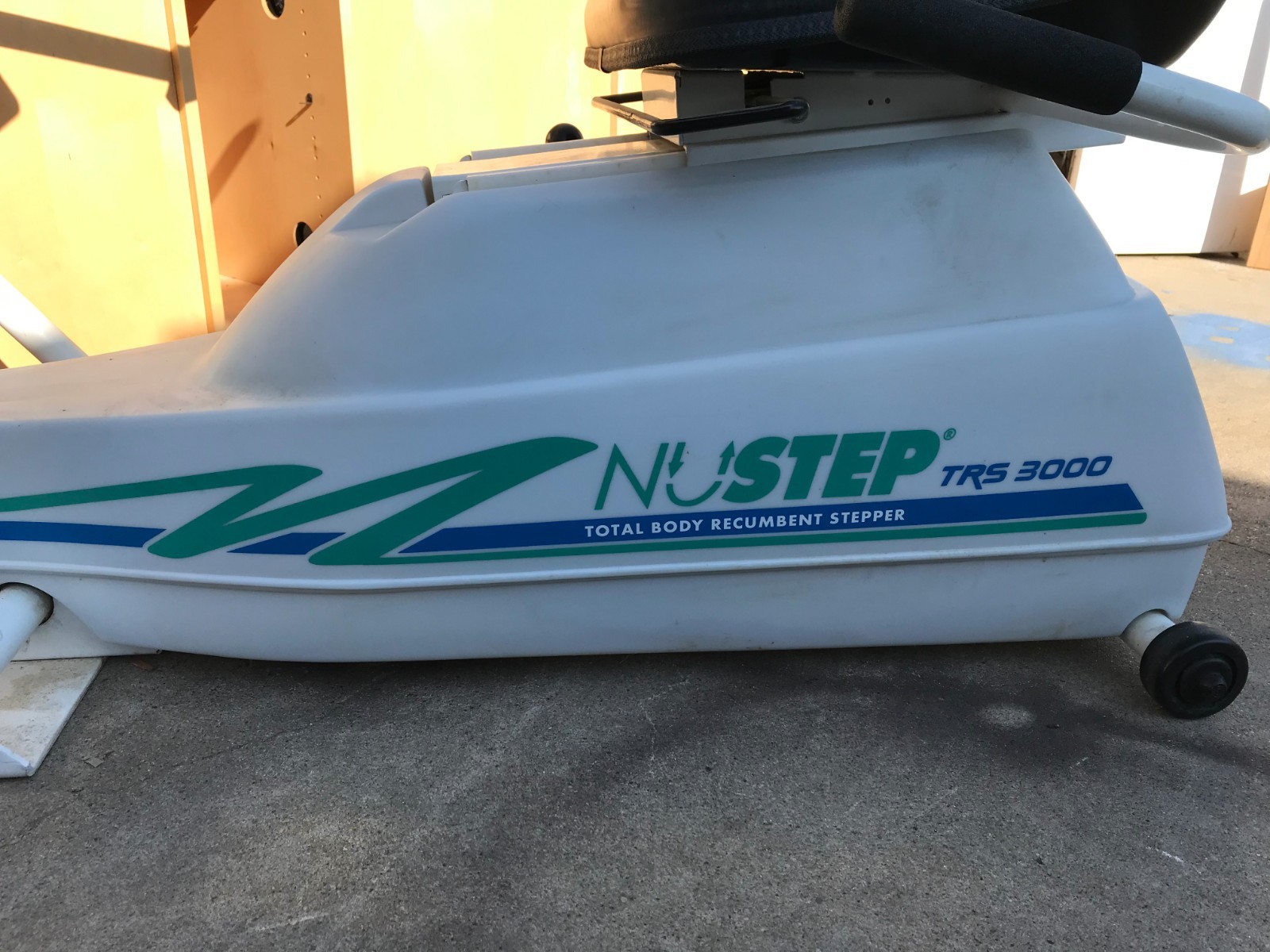 NuStep TRS 3000 Total Body Recumbent Stepper Cross Trainer Rehabilitation