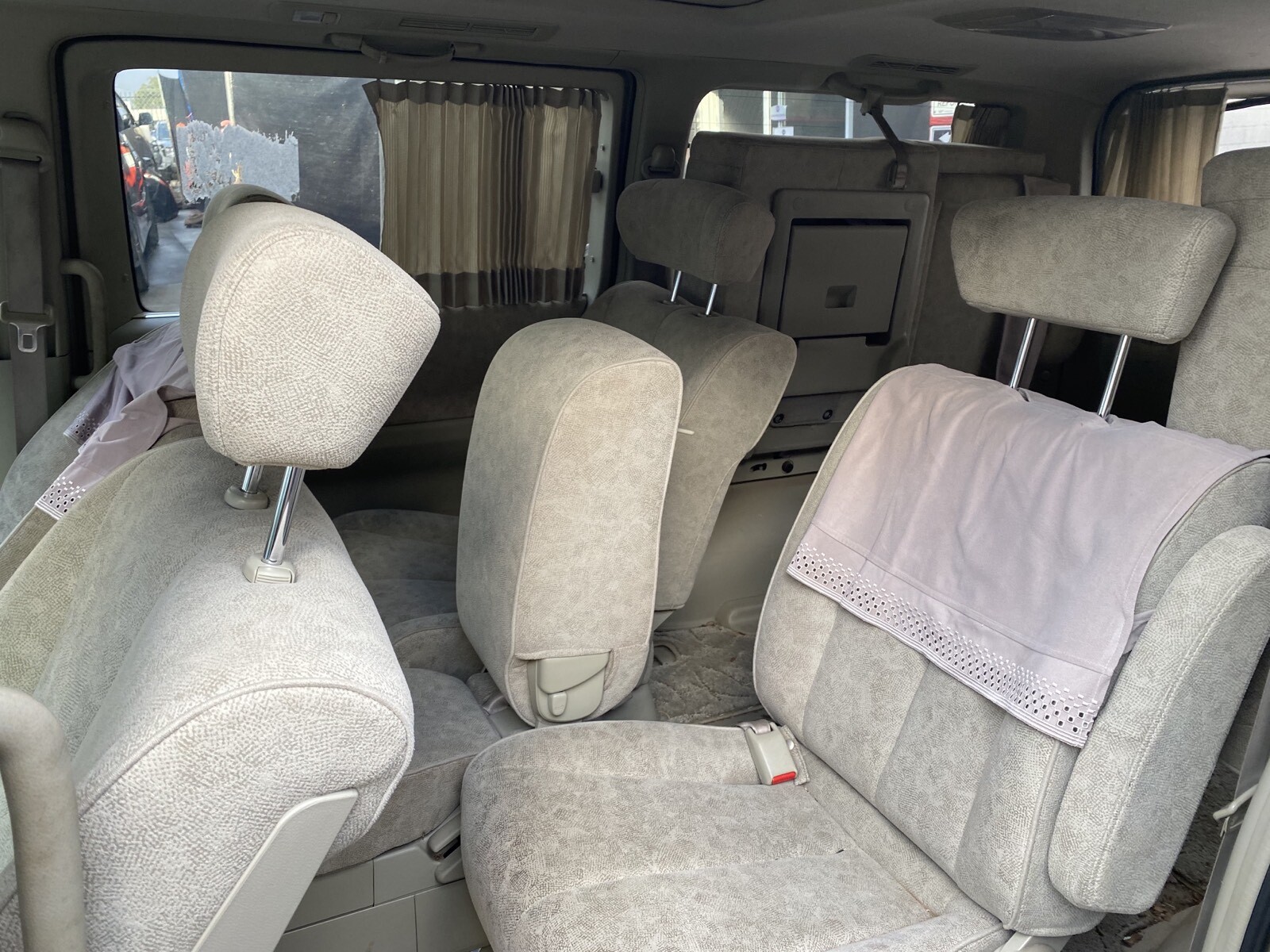 0 Nissan ELGRAND E51 COMPLETE CAR WRECKING image 7