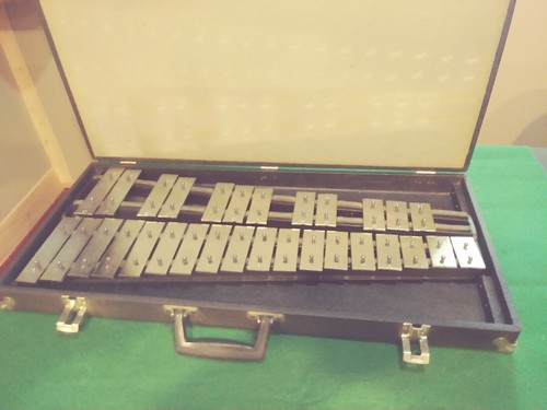 ROSS 30 note wood base XYLOPHONE AND hard CARRY CASE