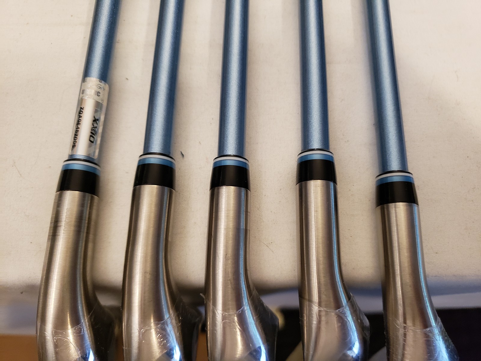 New XXIO 13 Iron Set (7-PW, SW) 5 Irons - Stock Graphite MP1300 35g Ladies