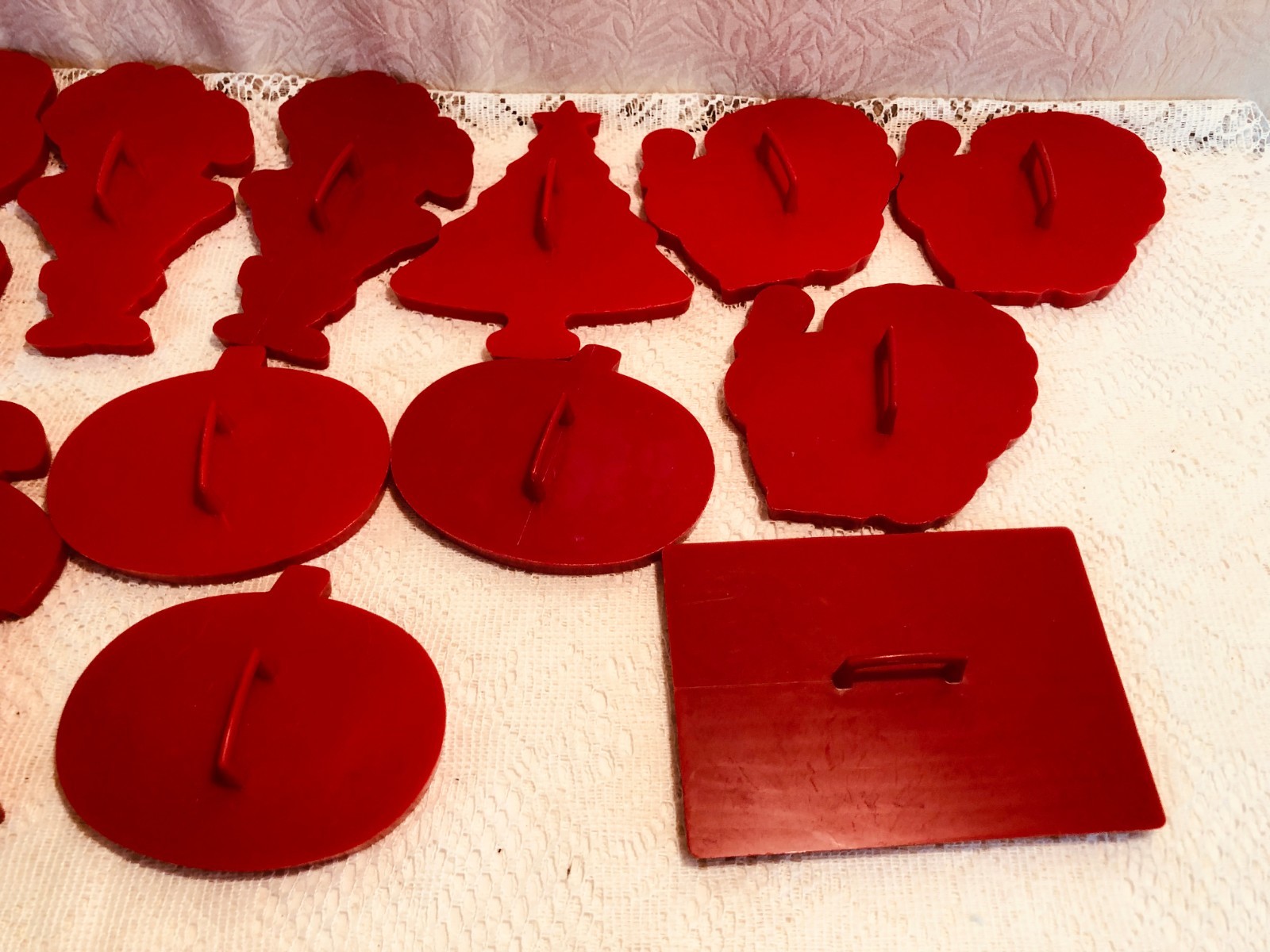 VINTAGE RED COOKIE CUTTERS. SET OF 18