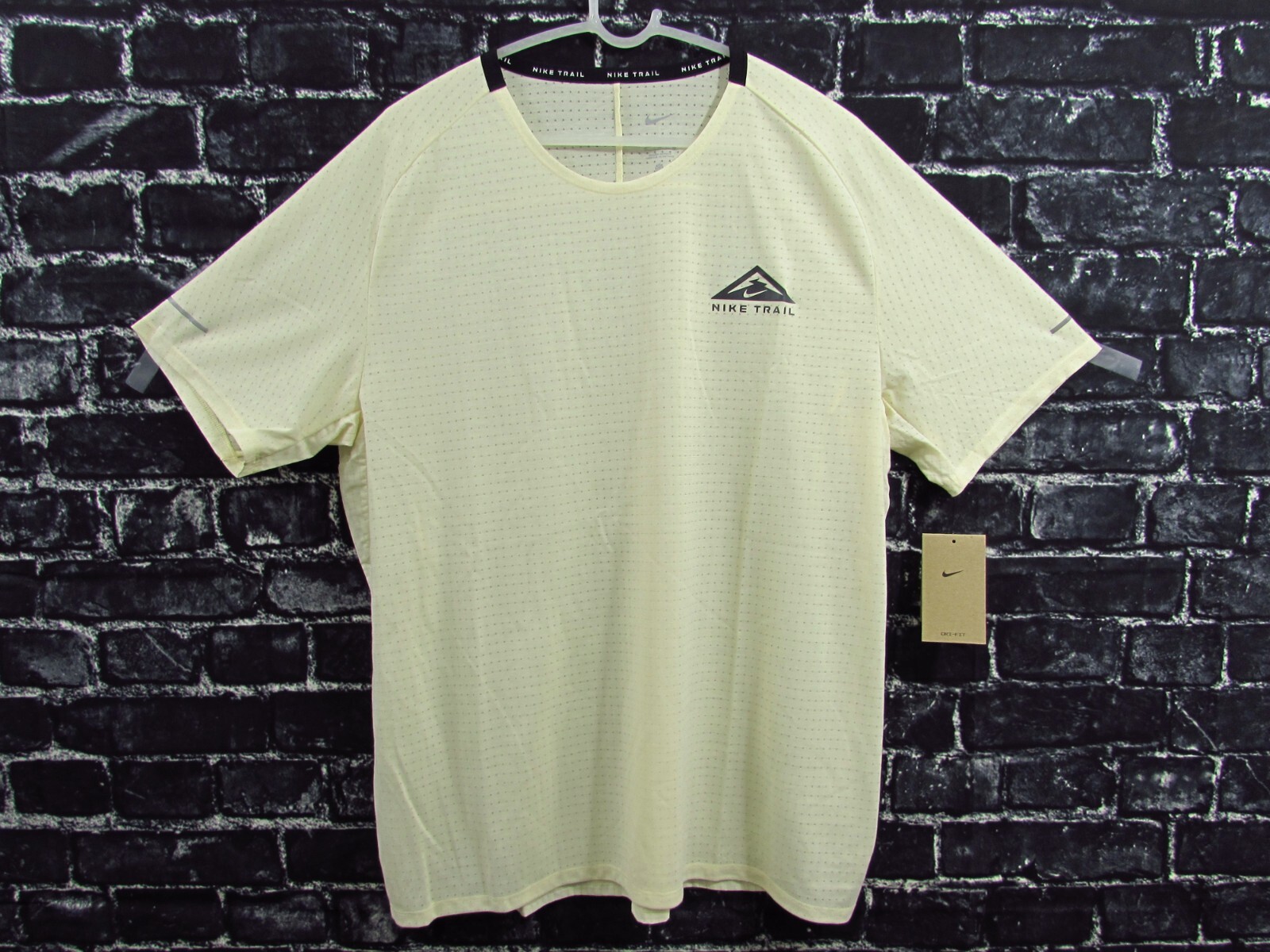Nike Trail Solar Chase Short-Sleeve Running Shirt Beige Mens