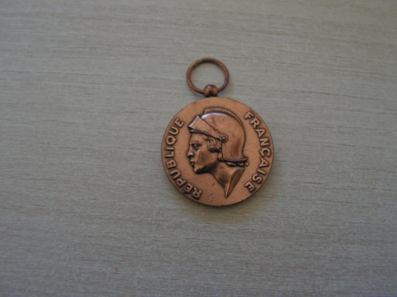 Medaille    Ministere De La Marine  Defense  1992     (C 61)