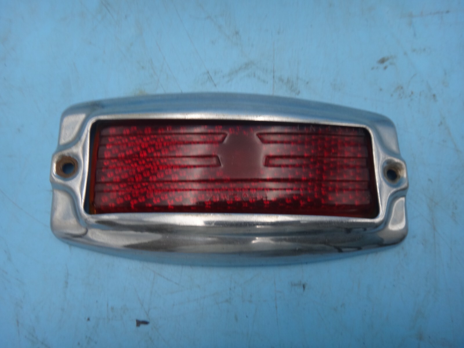 Lucy　0508 1947-48 Kaiser Frazer Taillight lens and bezel Stimsonite