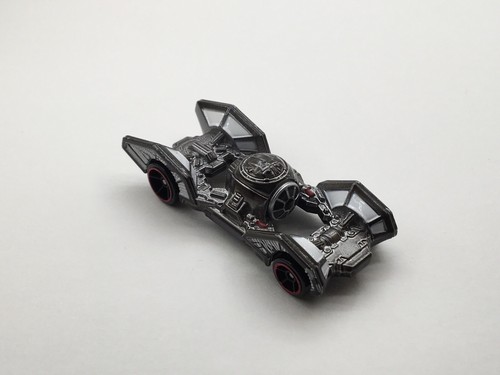 Hot Wheels Elite スターウォーズ TIE ファーストオーダー新品 Amazon.com: Hot Wheels Elite Star Wars Episode V: The Empire