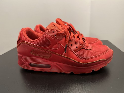 air max 90 triple red on feet