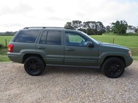 2001 Jeep Grand Cherokee 4.7 V8 60TH ANNIVERSARY 5 DOOR AUTO LPG ESTATE Petrol A