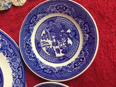 Vintage 4 Pc Set Blue Willow Tea Cup Saucer Dessert & Dinner Plate Detailed