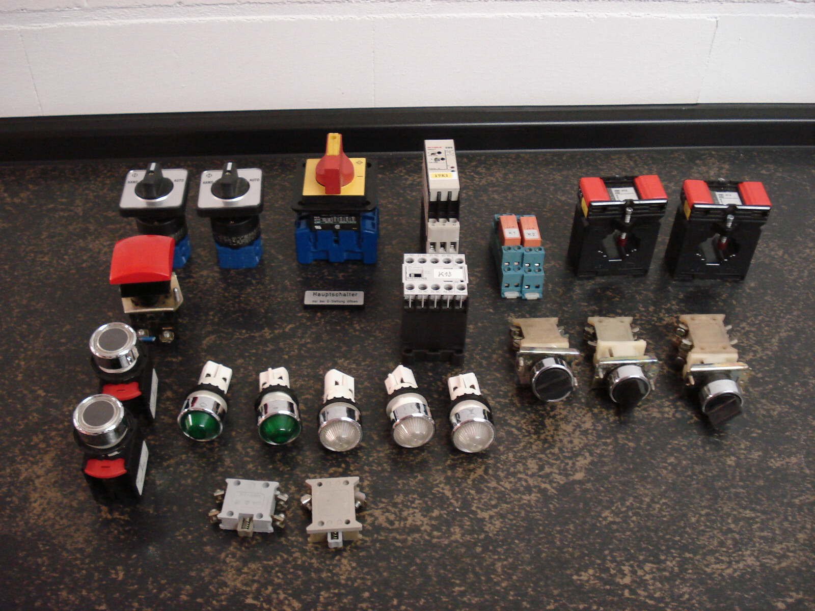Verteilungszubehör, Schaltschütz,Anzeigeleuchten,Hauptschalter,Taster
