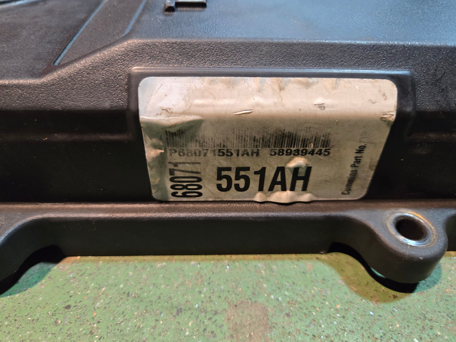 6.7l cummins upper valve cover 5446599 - Picture 6 of 11