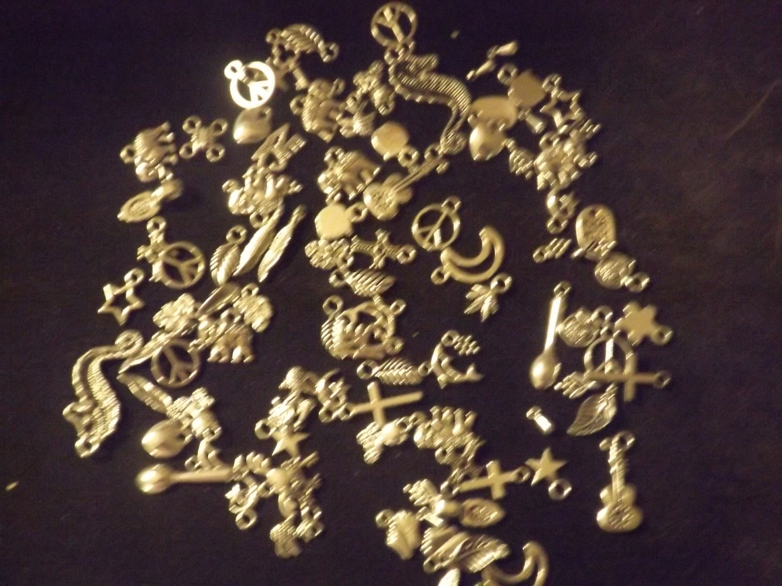 Wholesale Lot Of SILVER TONE Chains 50 Count with Lot TIBITAN Silver Pendants