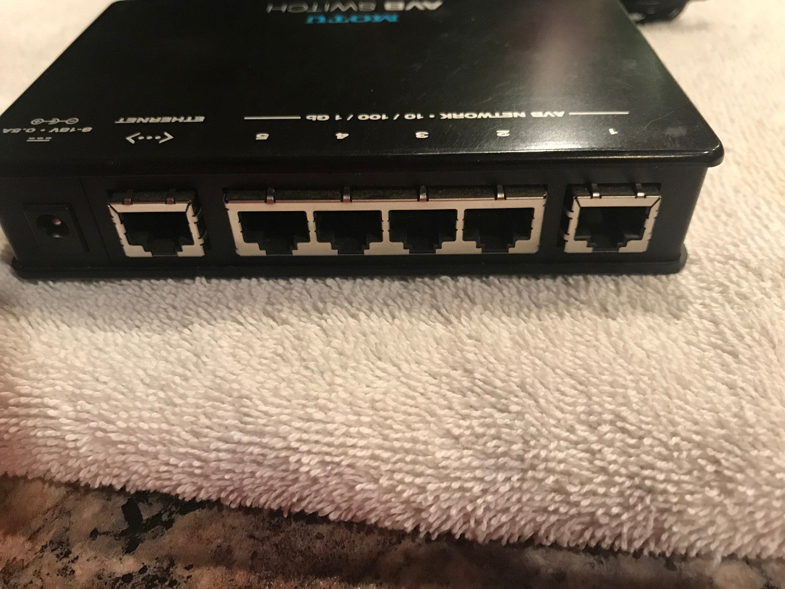 MOTU AVB Switch - 5-Port Audio Video Bridging